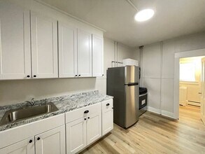 Building Photo - 49 Pennacook St