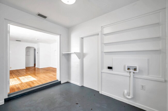 Foto del edificio - 2169 22nd Ave N