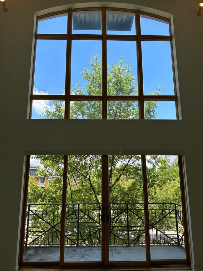 Building Photo - Urban Oasis in Castleberry Hill: Modern 2-...