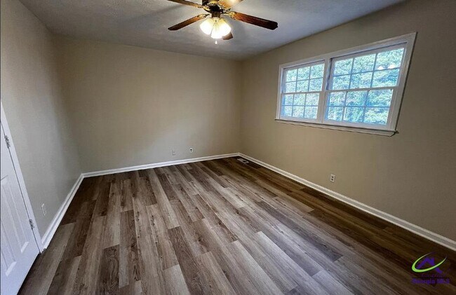 Foto del edificio - 1636 Huntley Ridge Dr