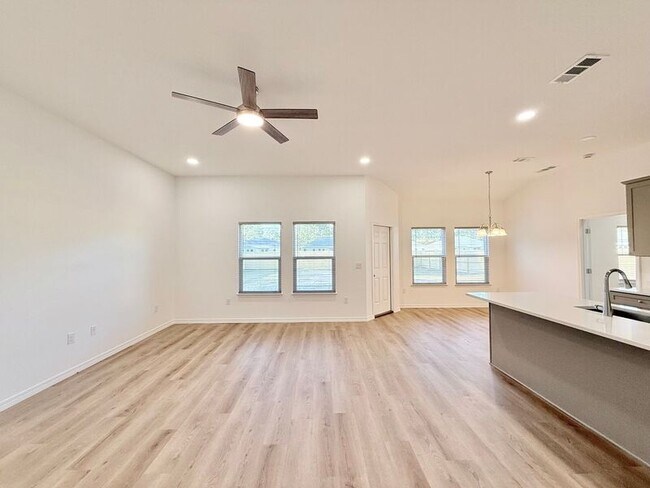 Building Photo - 3320 Hudson Bend