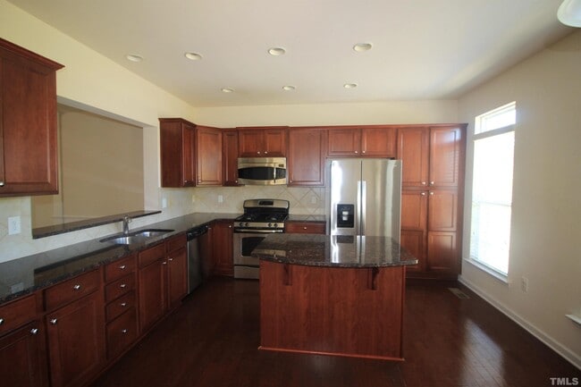 Building Photo - 8809 Macedonia Lake Dr