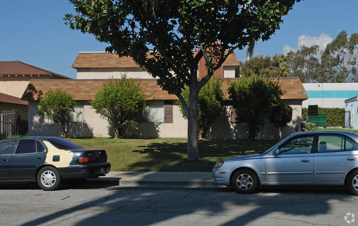 Building Photo - 741 Ivory Ln