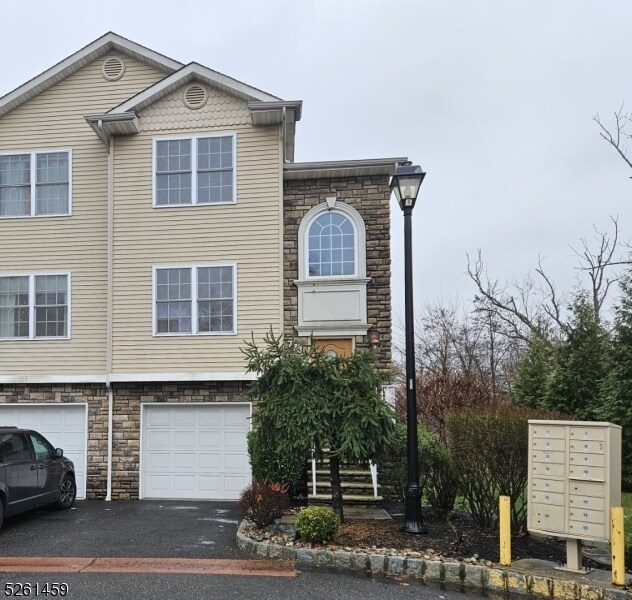 Foto principal - 773 Clifford Saladin St
