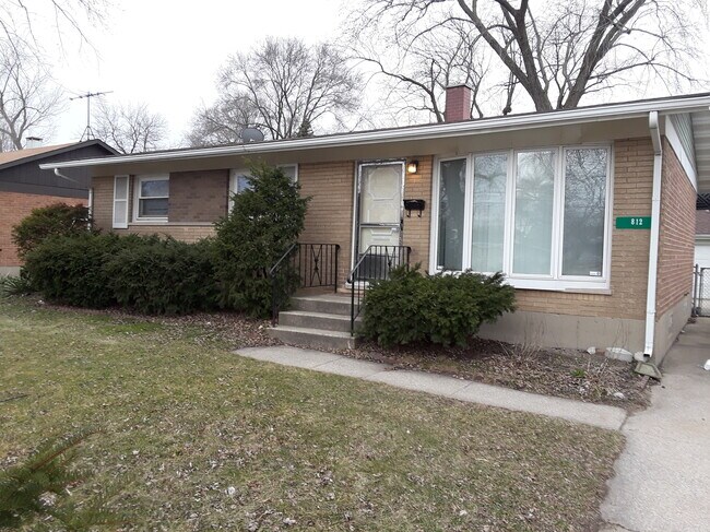 Foto del edificio - 812 Chicago Rd