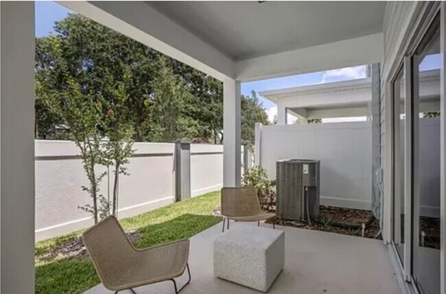 Foto del edificio - 2752 Bright Bird Ln