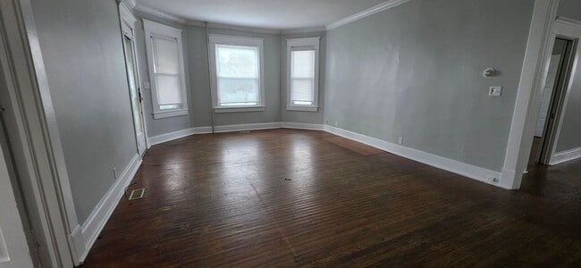 Building Photo - 223 E 11th St