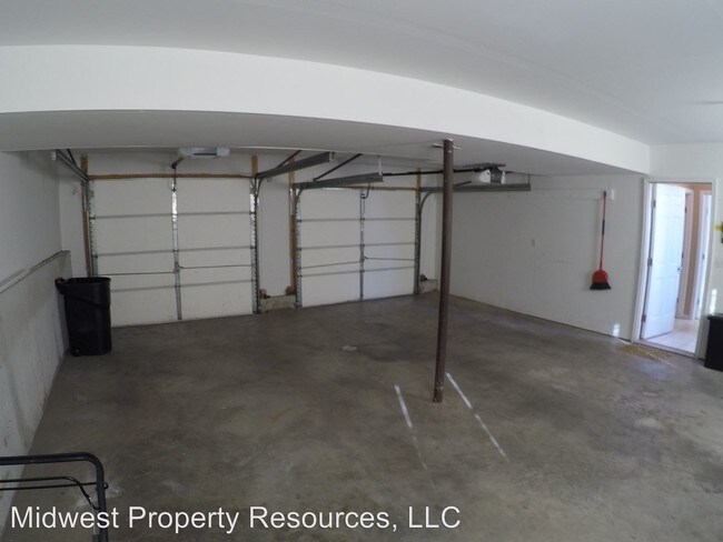 Building Photo - 3007 SW Shadow Brook Dr