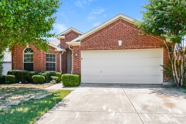 Building Photo - 906 Oak Hollow Ln