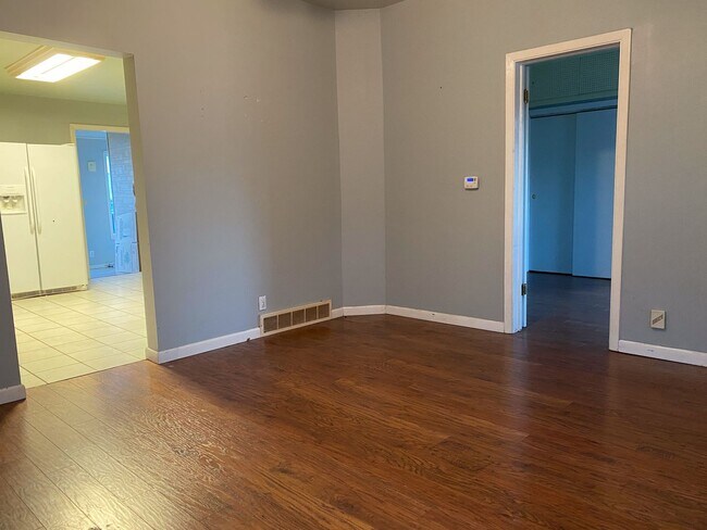 Foto del edificio - AVAILABLE FOR SHOWING! Great House with La...