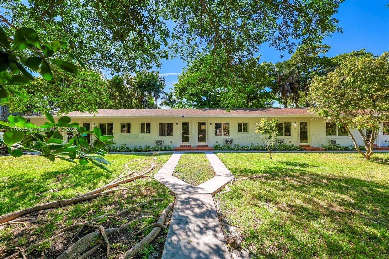 Foto principal - 8440 NE 1st Ave