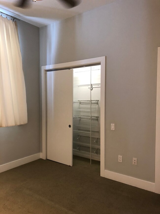 Foto del edificio - Beautiful, Cozy and Spacious, 1 bedroom/1 ...