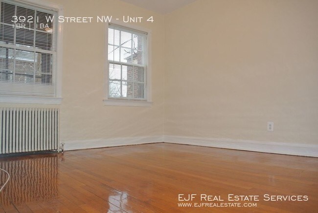 Foto del edificio - 3921 W St NW
