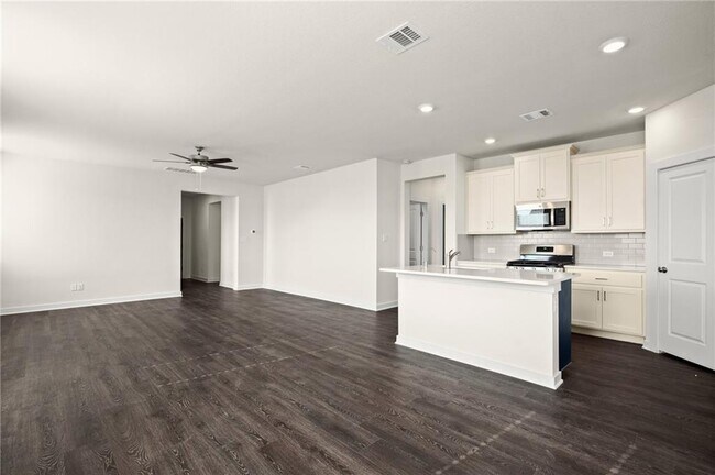 Building Photo - 236 Banff Dr