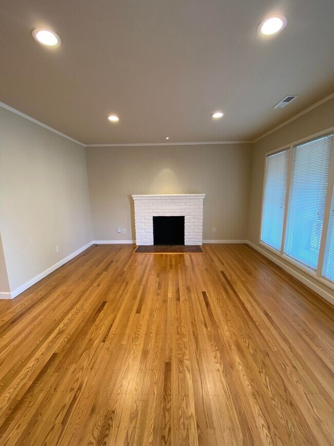 Foto del edificio - Charming 2-Bedroom Home Near Downtown San ...