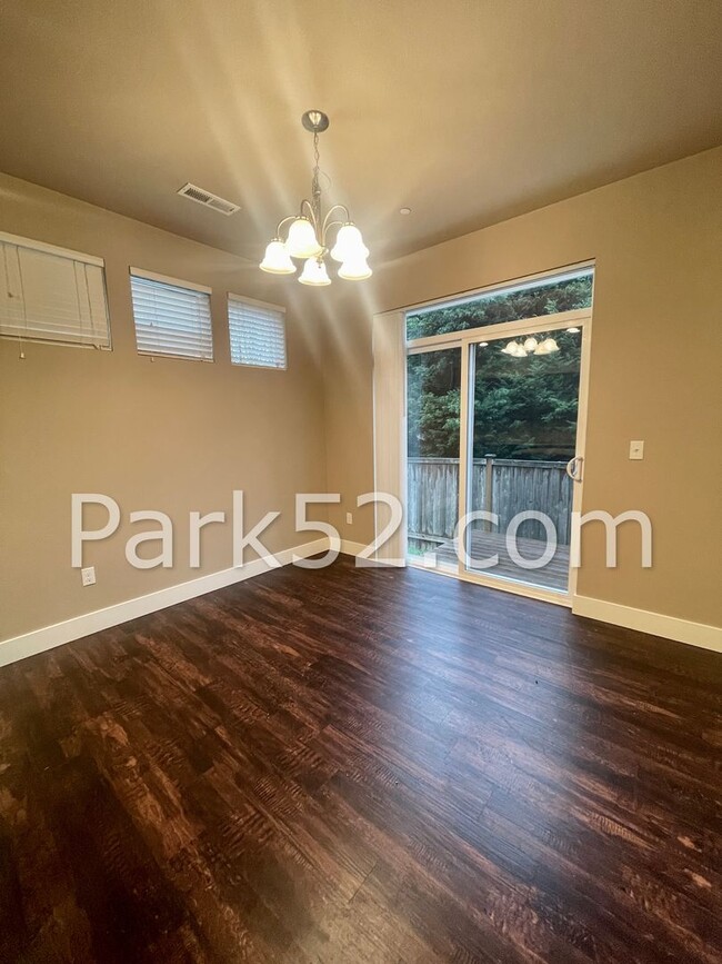 Foto del edificio - $500 Move-in Special - Spacious 4 Bedroom ...