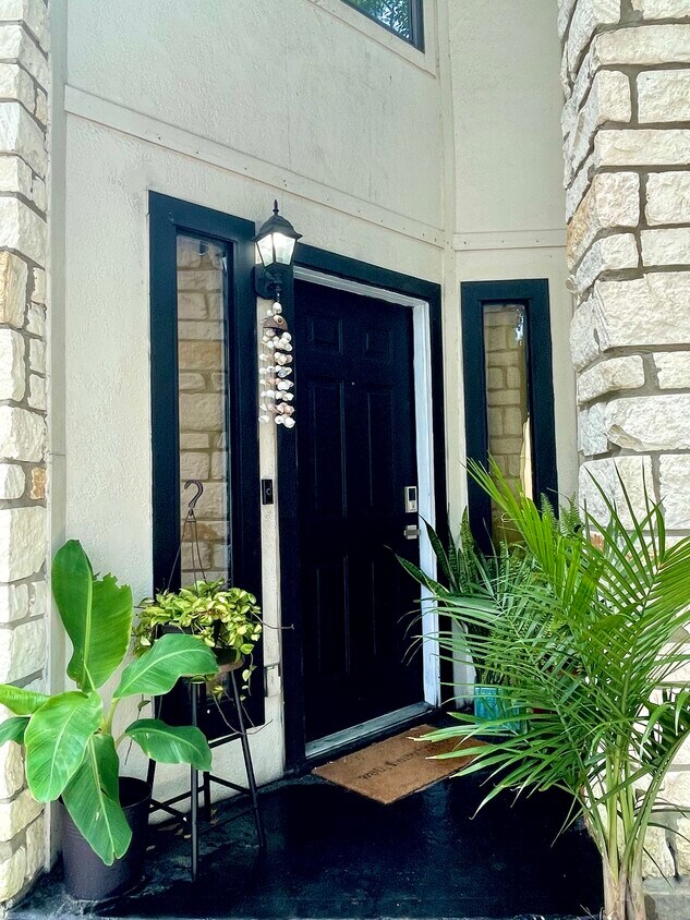 Primary Photo - 3014 La Estancia Ln