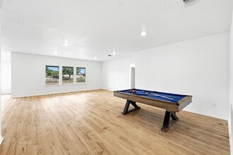 Building Photo - 120 Loon Dr