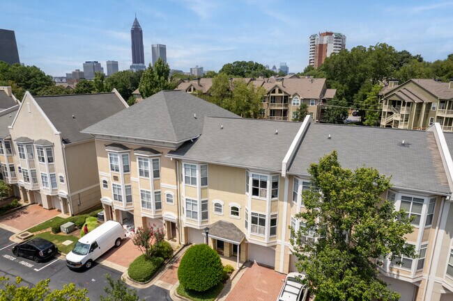 Foto del edificio - 375 Highland Ave NE