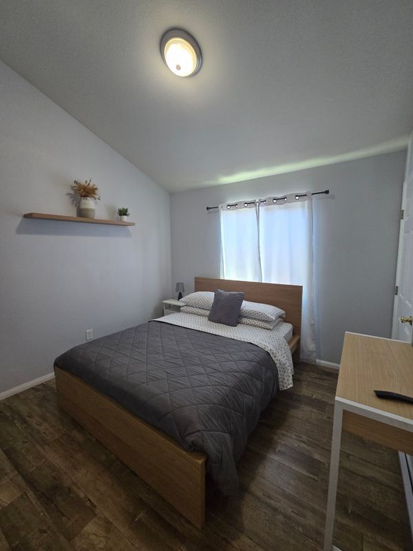 Foto del edificio - 10508 S Freeman Ave