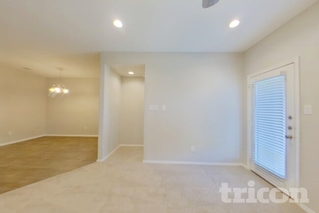 Building Photo - 1016 Adler Way