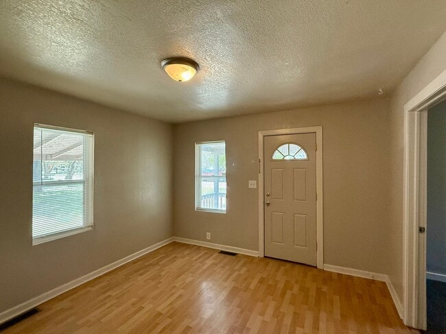 Building Photo - 1646 Greenwood
