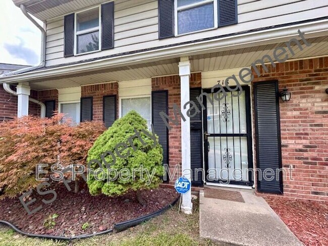 Building Photo - 718 Southfield Ct