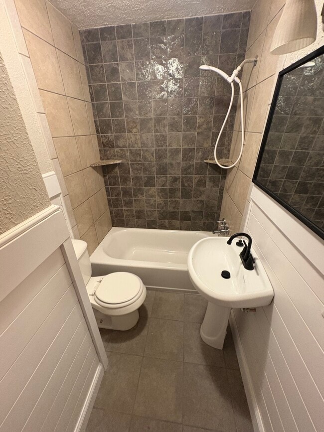 Bathroom - 117 Clyde St