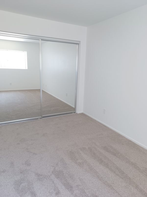 Foto del edificio - 2252 E Devonshire Ave