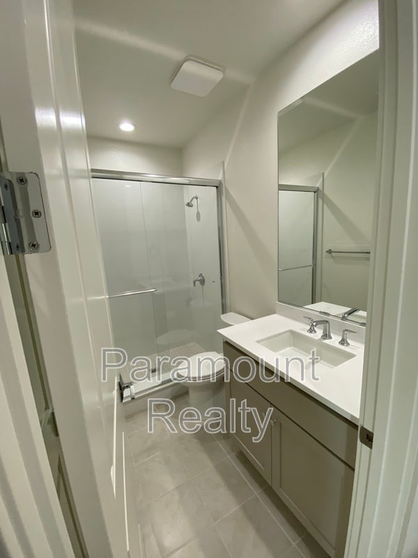 Building Photo - 17306 Canutes Ct