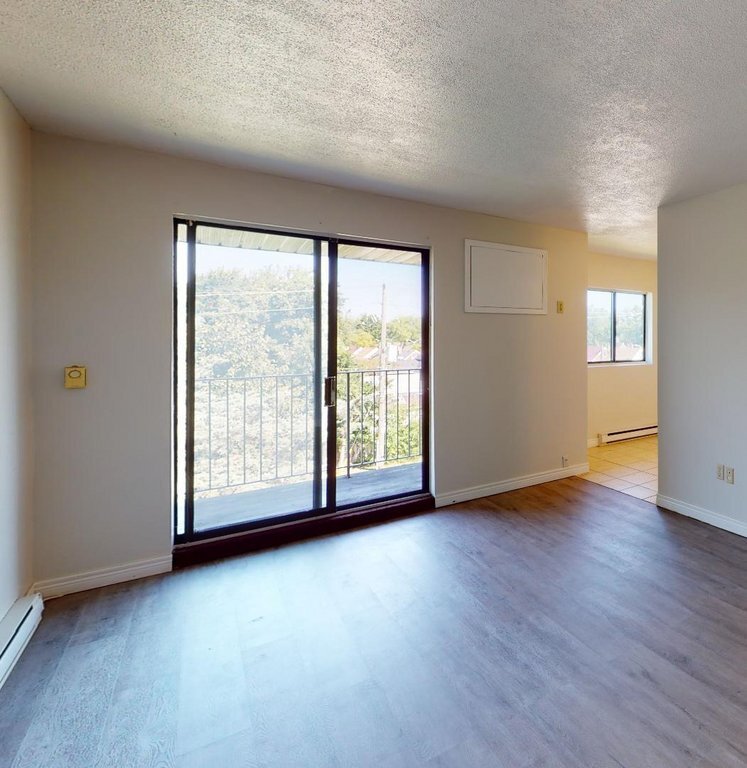 Photo principale - 7375 Tranby Av