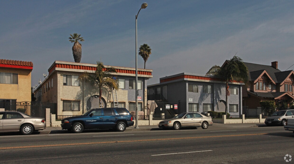 Building Photo - 427-429 E Adams Blvd