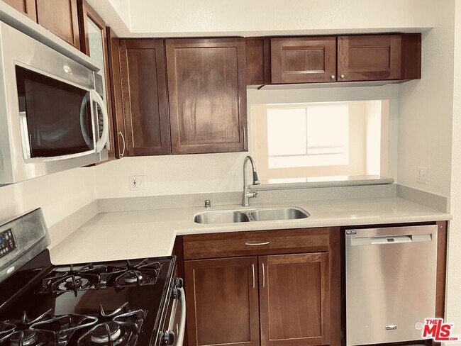 Foto del edificio - 432 N Kenwood St