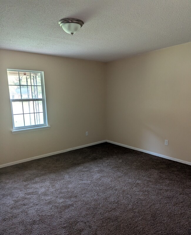 unit A living room - 1124 University St