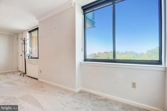 Building Photo - 4390 Lorcom Ln