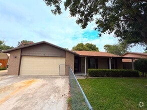 Building Photo - 1803 Fairway Dr