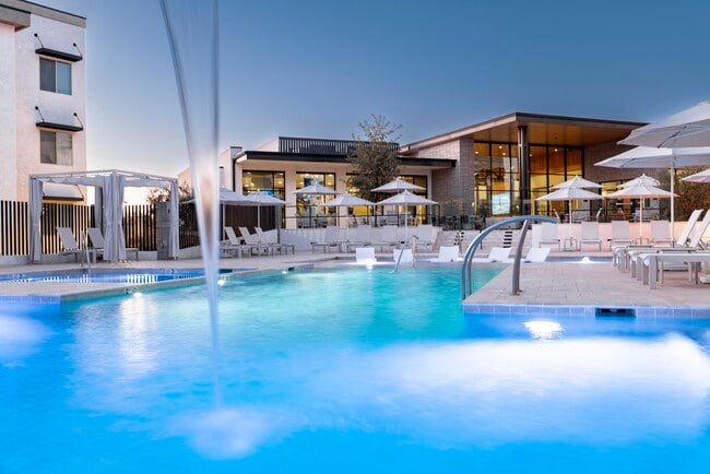 Building Photo - Encantada Twin Peaks
