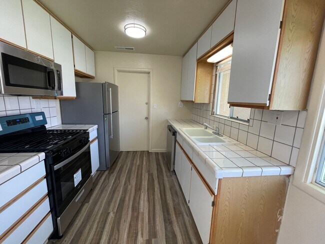 Foto del edificio - 1530 Overholtzer Dr