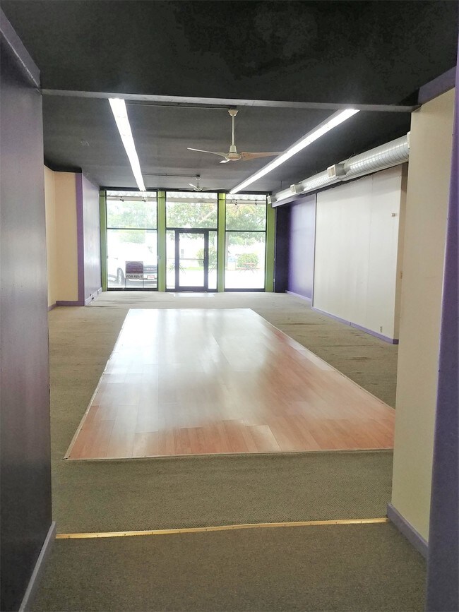 30 E Railroad St Unit 6, Sandwich, IL 60548 Apartment for Rent in