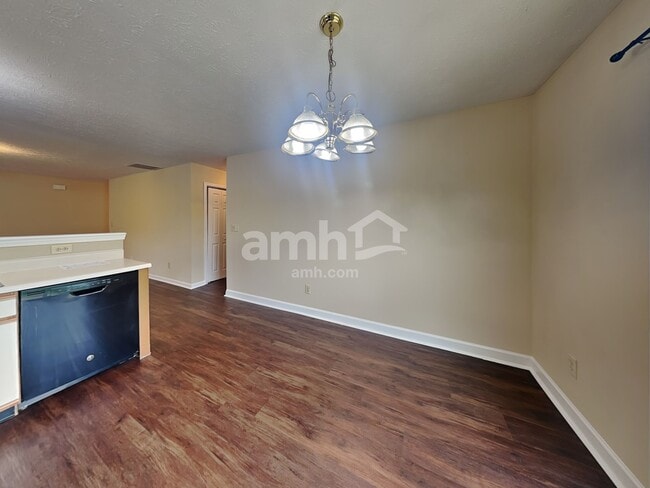 Building Photo - 10917 Snowdrop Way
