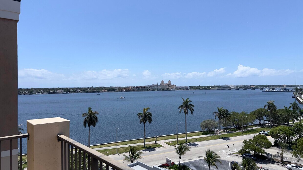 Primary Photo - 1801 N Flagler Dr