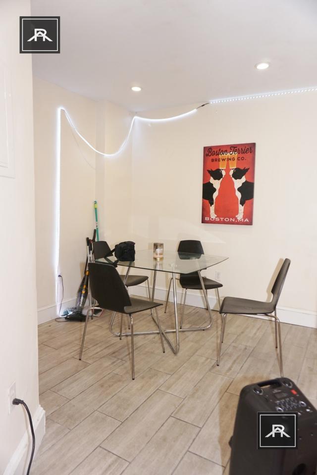 Foto del edificio - 4 bedroom in Brookline MA 02446