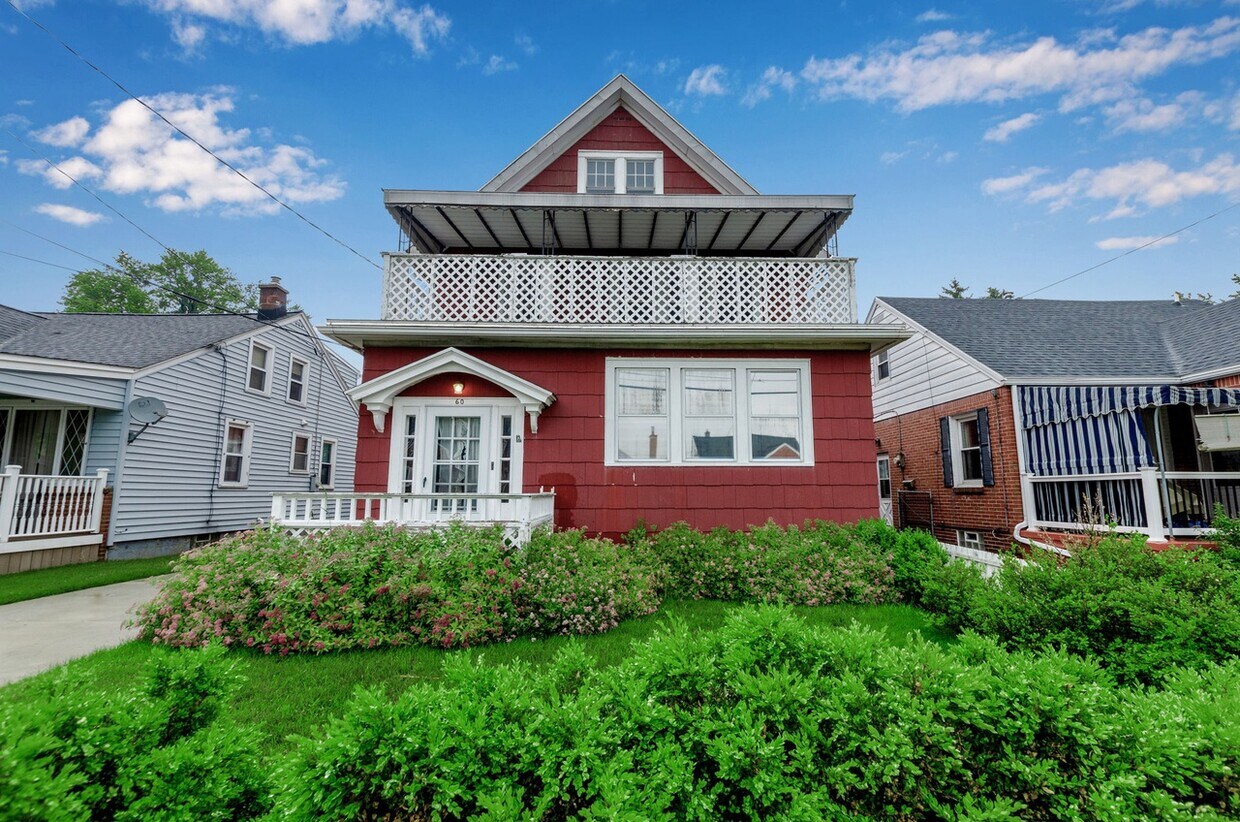 Primary Photo - 60 Woodcrest Dr