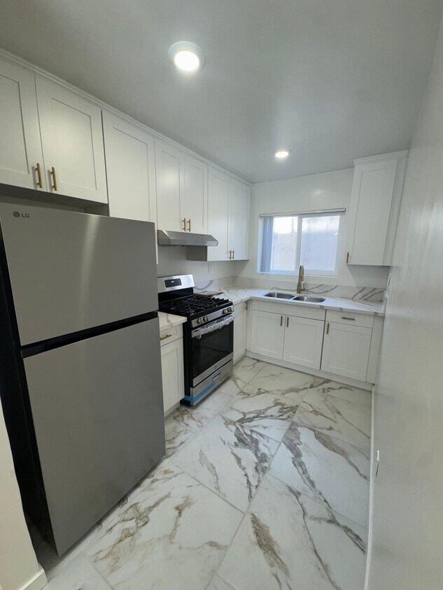 Foto principal - 1757 N Serrano