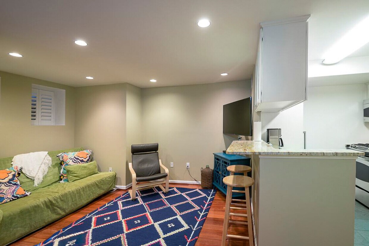 Primary Photo - 1001 New Hampshire Ave NW