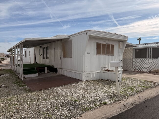 Building Photo - 3601 E Wyoming Ave