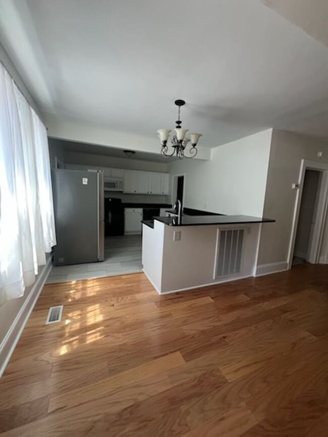Foto del edificio - ***PROMOTION $100 OFF FIRST MONTHS RENT***...
