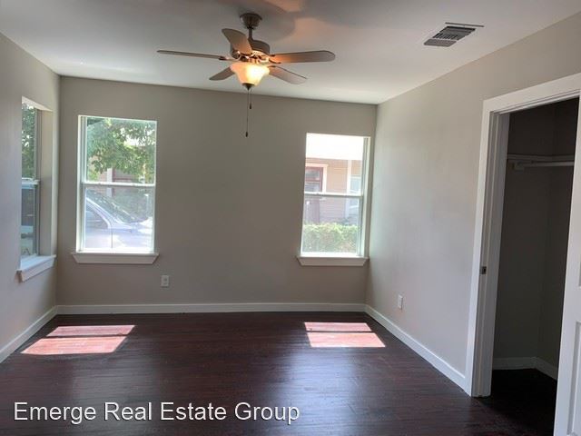 Building Photo - 3 br, 1 bath House - 530 E. Southcross Blvd.