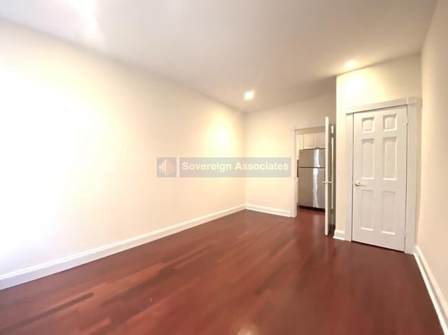 Building Photo - 20 Magaw Pl