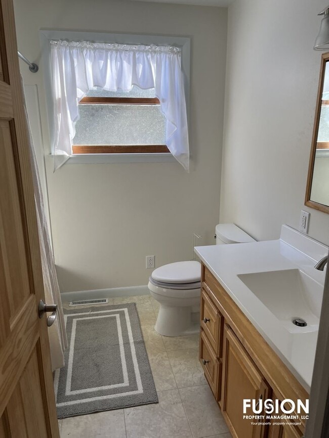 Foto del edificio - Fully Furnished Rental w/Steam Room & Sauna!